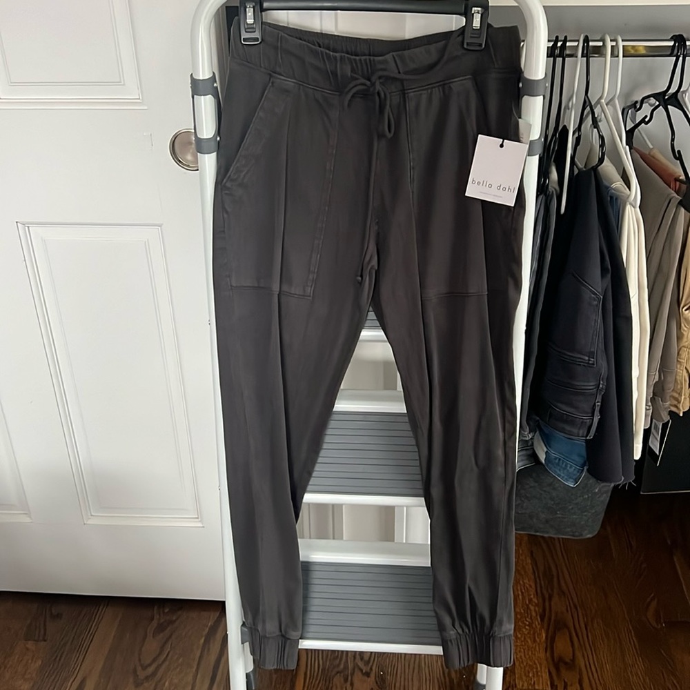 Bella Dahl grey pacey jogger pant, size CS, new with tags
